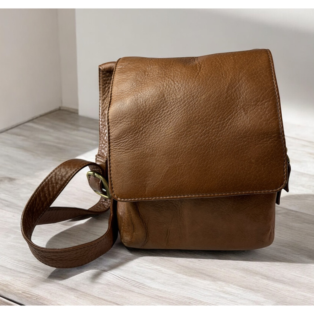 Hobo International Brown Leather Fold Over Flap Shoulder Bag Crossbody Purse - Picture 1 of 16